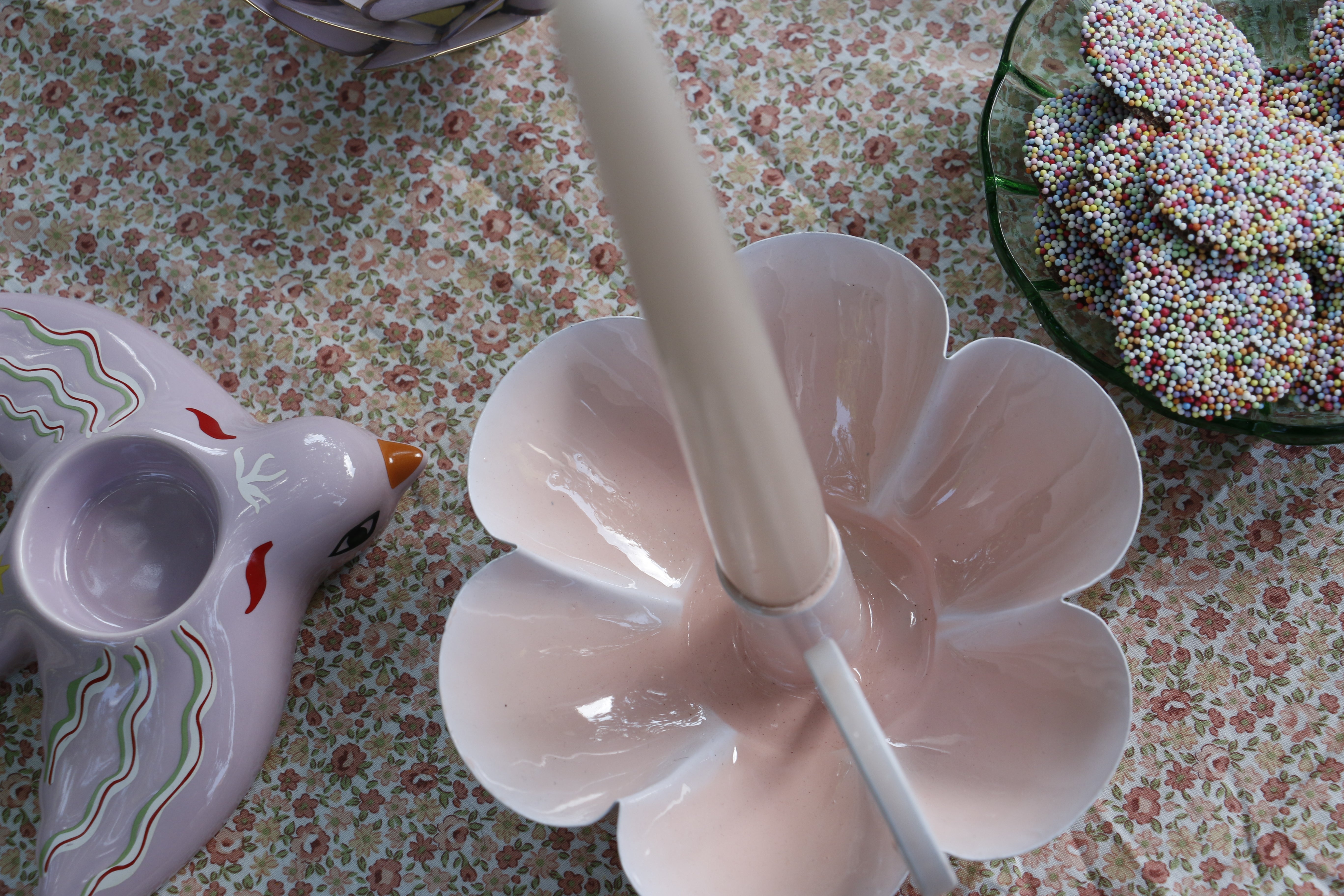 Rice metalen kandelaar bloem lichtroze