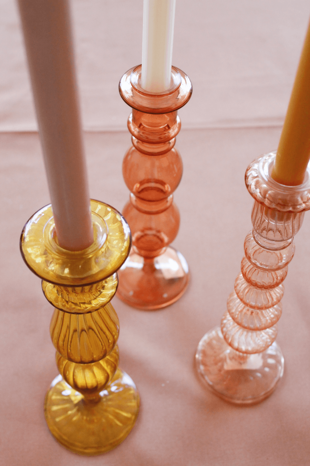 À la Klassieke glazen kandelaar koraalrood - The Candle Club